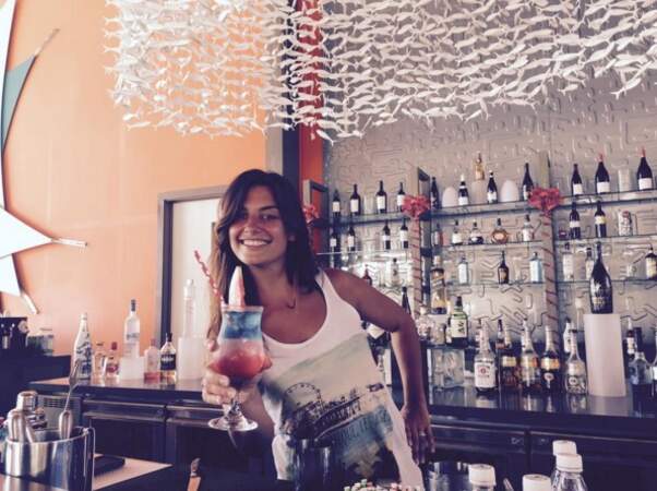 Une photo légendée ainsi par Laëtitia Milot : "Je m'entraîne pour un nouveau cocktail au Mistral"