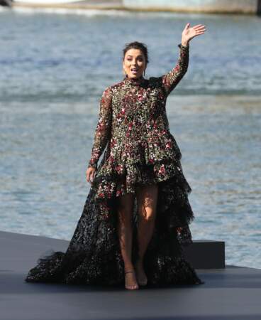 Eva Longoria au défilé l'Oréal sur la Seine, à Paris, le 30 septembre 2018