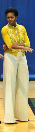 Michelle Obama en cardigan brodé L'Wren Scott et pantalon large : canon