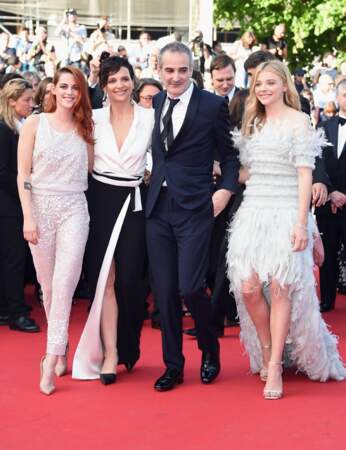 Kristen Stewart, Juliette Binoche, Olivier Assayas et Chloë Grace Moretz arrivent sur le tapis rouge