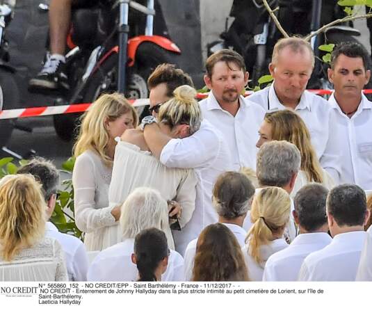 Laeticia Hallyday, sa mère Françoise et David Hallyday à l'enterrement de Johnny Hallyday