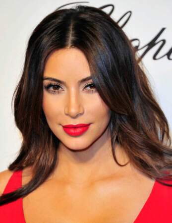 Kim Kardashian en brune...