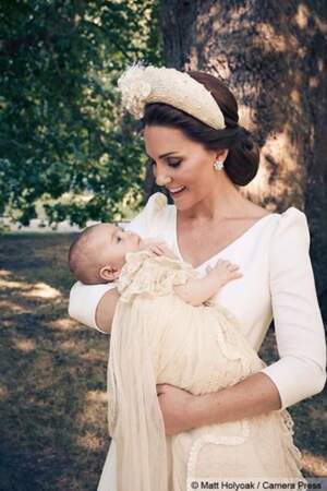 Portrait officiel : Kate Middleton et le prince Louis dans les jardins de Clarence House