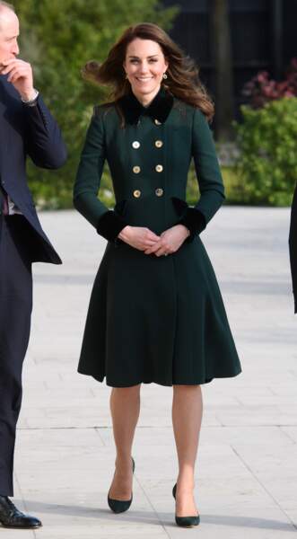 Kate Middleton vêtue d'une tenue de la styliste Catherine Walker
