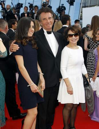 Jack Lang accompagné de sa femme et sa fille