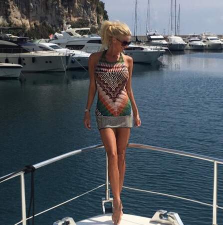 Victoria Silvstedt, ses photos les plus sexy : mini robe et maxi bateau (et c'est mieux dans cet ordre là)