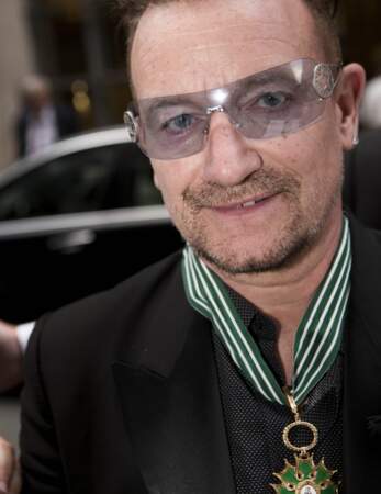 Bono et sa belle médaille