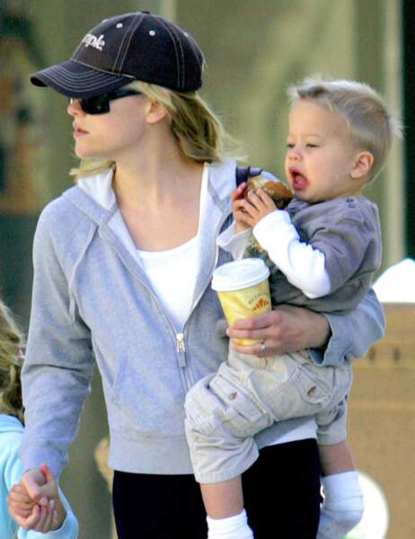 Reese Witherspoon et son fils Deacon petit...