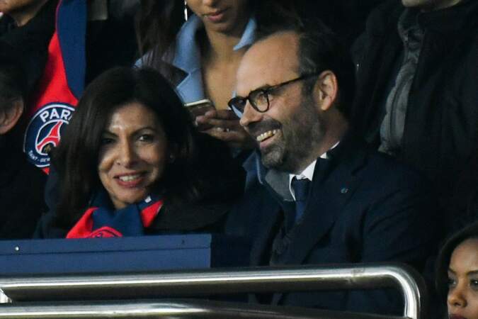 Anne Hidalgo et Edouard Philippe dans les tribunes du Parc des Princes pour le match PSG-Real, le 6 mars