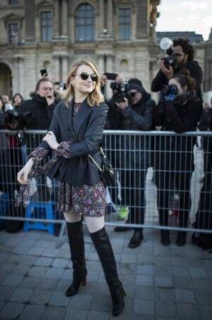 Emma Stone au défilé Louis Vuitton lors de la fashion week de Paris, le 6 mars
