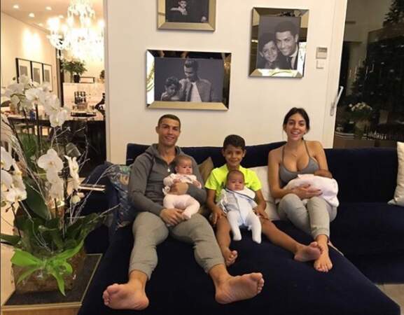 Rétro 2017 - les naissances : Cristiano Ronaldo et Georgina Rodriguez : une fille, Alana
