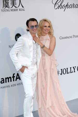 Brandon Thomas Lee et Pamela Anderson au gala de l'amfAR