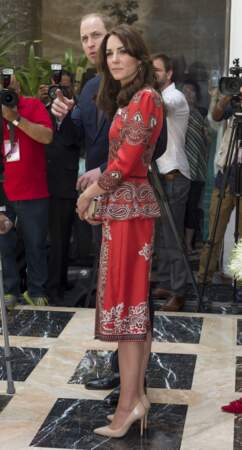 Kate Middleton et le prince William lors de leur arrivée en Inde hier, dimanche 10 avril