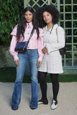 Le duo Ibey au défilé Chanel haute couture printemps-été 2018, au Grand Palais, le 23 janvier