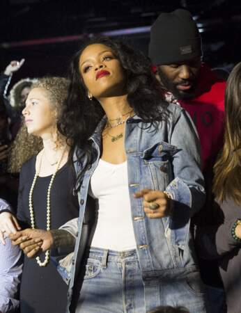 Rihanna s'éclate dans les tribunes
