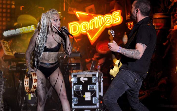 Lady Gaga a remis les mains dans le cambouis