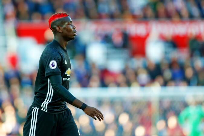 Paul Pogba avait rendu hommage à son club Manchester United en se teignant une partie des cheveux en rouge