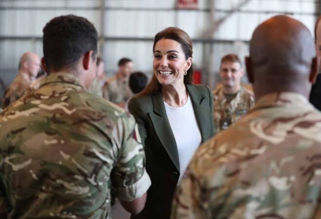 Kate Middleton et le prince William ont ensuite discuté avec les soldats