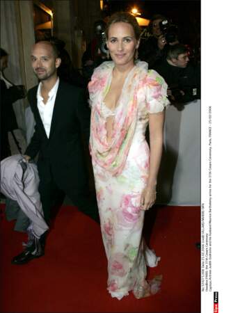 La robe de Judith Godrèche en 2006 est : [ complétez par le commentaire de votre choix ]