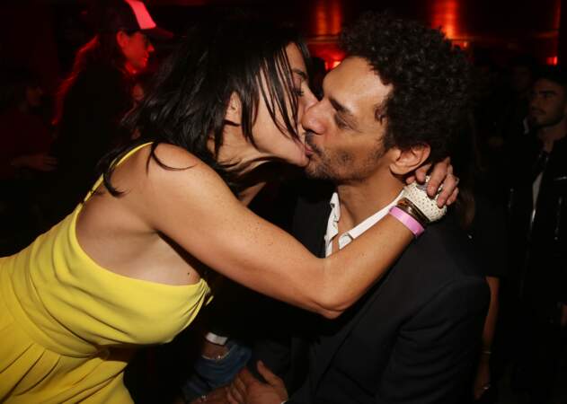 Echange de baiser entre Sandra Zeitoun et Tomer Sisley