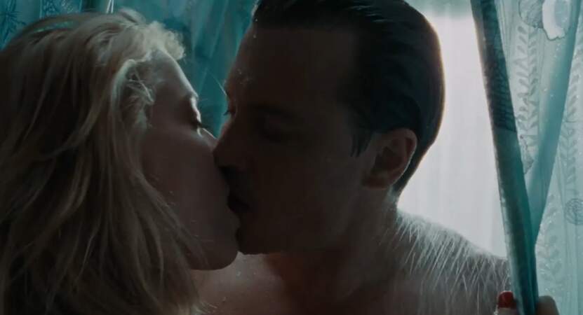 Johnny Depp et Amber Heard se sont embrassés devant les caméras pour commencer