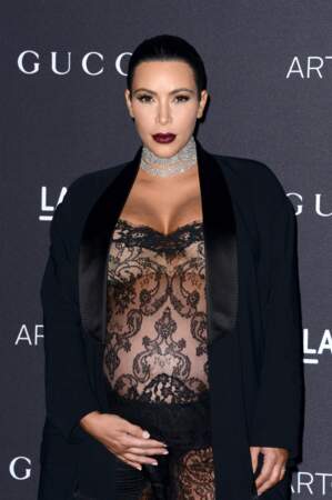 Kim Kardashian sexy dans sa combinaison transparente Givenchy