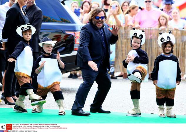 Jack Black est venu avec ses amis les mini Kung Fu Pandas !