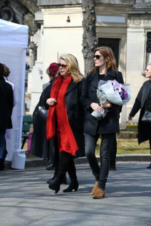 Catherine Deneuve et Chiara Mastroianni aux obsèques d'Agnès Varda au cimetière du Montparnasse