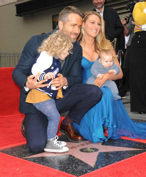 Ryan Reynolds découvre son étoile sur Hollywood Boulevard : C'est une très jolie photo de famille