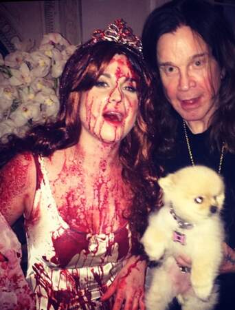 Kelly Osbourne très sanglante pour son déguisement de Carrie 