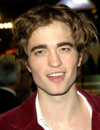  « Je débute ma carrière. Il paraît qu’après, ils te payent un  coiffeur et tout… » Robert Pattinson