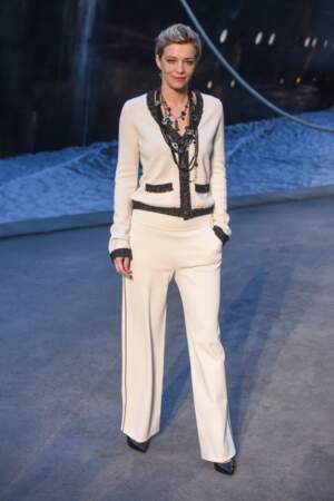 Céline Sallette au défilé Chanel croisière 2018, le 3 mai au Grand Palais