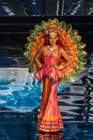 Miss Univers 2016 : Défilé en costume national pour Miss Singapour 