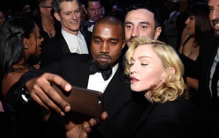 Oh mon cher selfie, dis-nous lequel des 3 est le plus hype ? (Kanye West, Riccardo Tisci et Madonna)