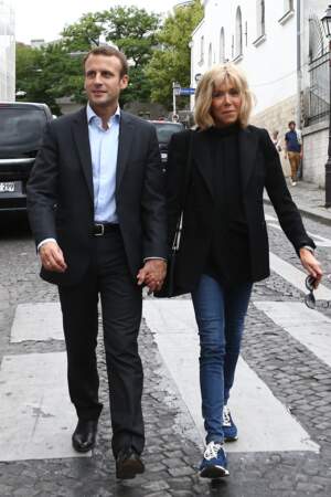 Le couple présidentiel toujours aussi inséparable à Montmartre
