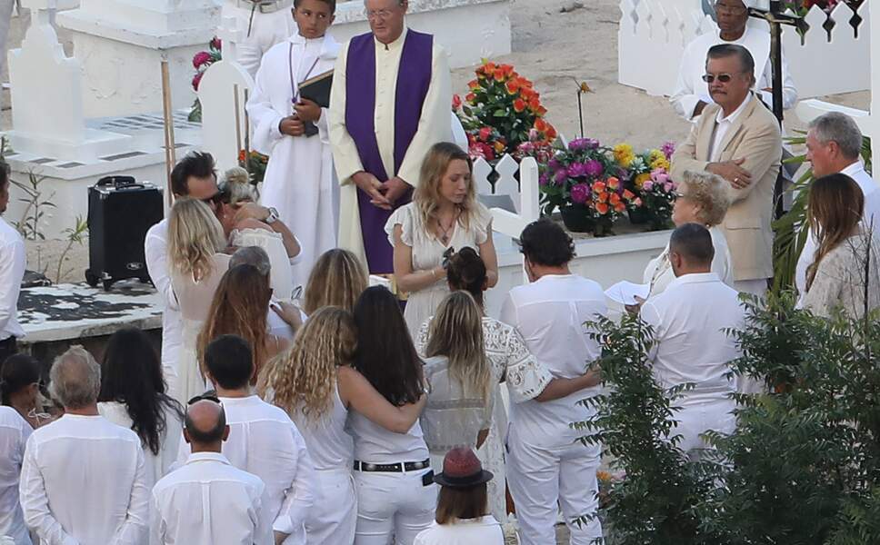 David Hallyday console Laeticia aux obsèques de Johnny Hallyday, à Saint-Barth