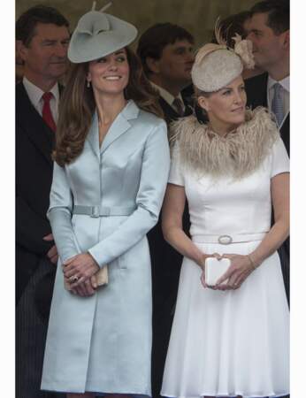 Kate Middleton, en manteau Christopher Kane, et Sophie, comtesse du Wessex, assistent à la procession