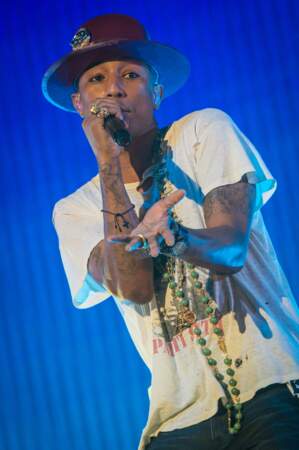 Pharrell Williams retire les tatouages de ses bras