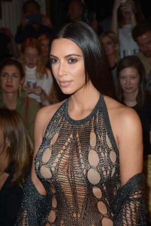 Défilé Balmain printemps-été 2017 : Kim Kardashian avait des sous-vêtements chair sous sa robe