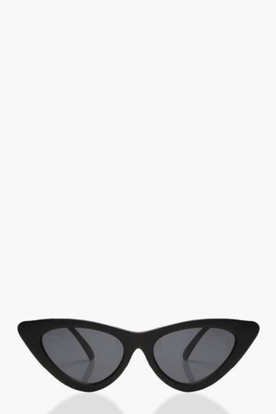 Matte Black Skinny Cat Eye Sunglasses, Boohoo, 10€