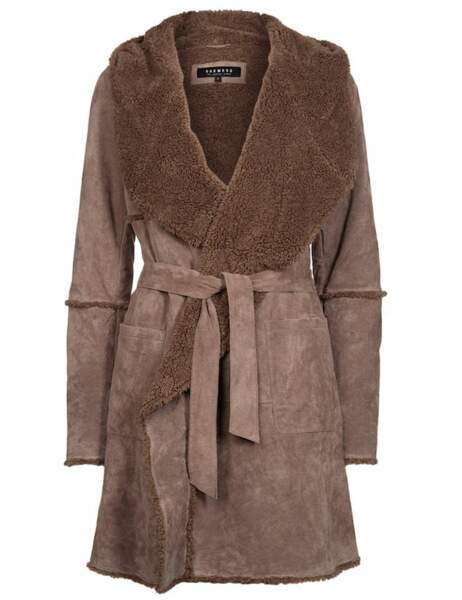 Si vous êtes très grande : Manteau peau lainée, 450€, Oakwood sur zalando.fr