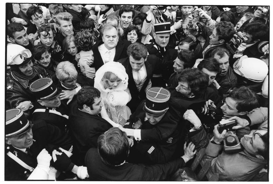 12 avril 1965 : c'est l'émeute lors du mariage de Johnny Hallyday et Sylvie Vartan