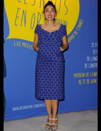 La comédienne Golshifteh Farahani a opté pour une robe à motifs bleus