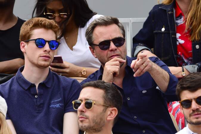 Guillaume de Tonquédec avec son fils Timothé dans les tribunes de Roland Garros le 26 mai 2019