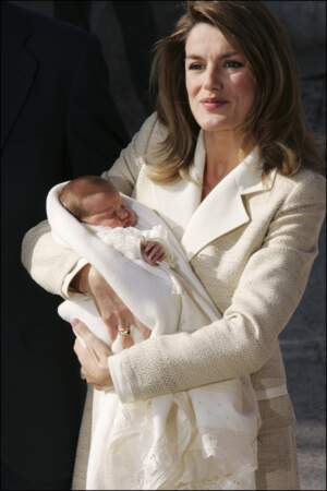 26. En 2005, elle donne naissance au premier enfant du couple Leonor. Sofia naîtra deux ans plus tard