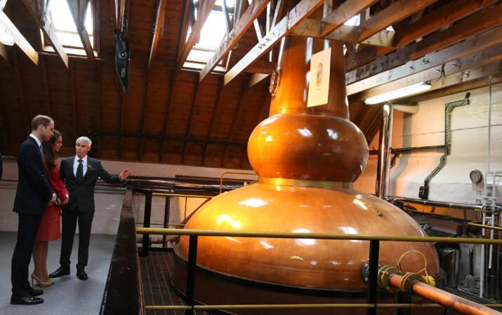 La visite continue par un tour de la Famous Grouse Distillery