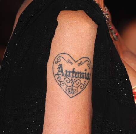 Tatouage - Melanie Griffith s'est fait tatouer le nom de son mari, Antonio Banderas