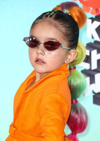 Une enfant multicolore (Taylen Biggs) à la cérémonie des Kids' Choice Awards, Los Angeles