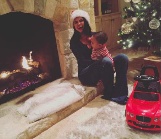 Selena Gomez passe un tendre Noël en famille...