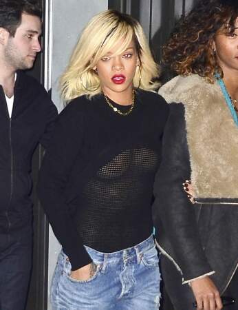 Rihanna (mars 2012)